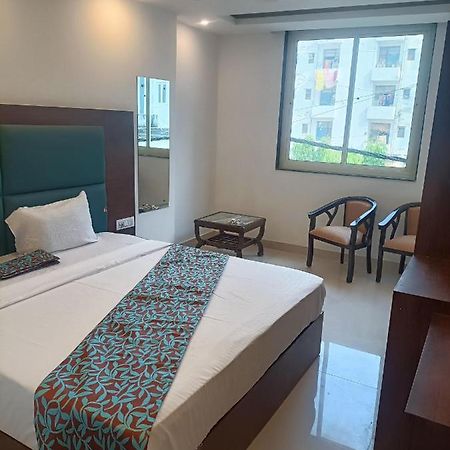 Hotel Tark Inn Near Igi Airport นิวเดลี ภายนอก รูปภาพ