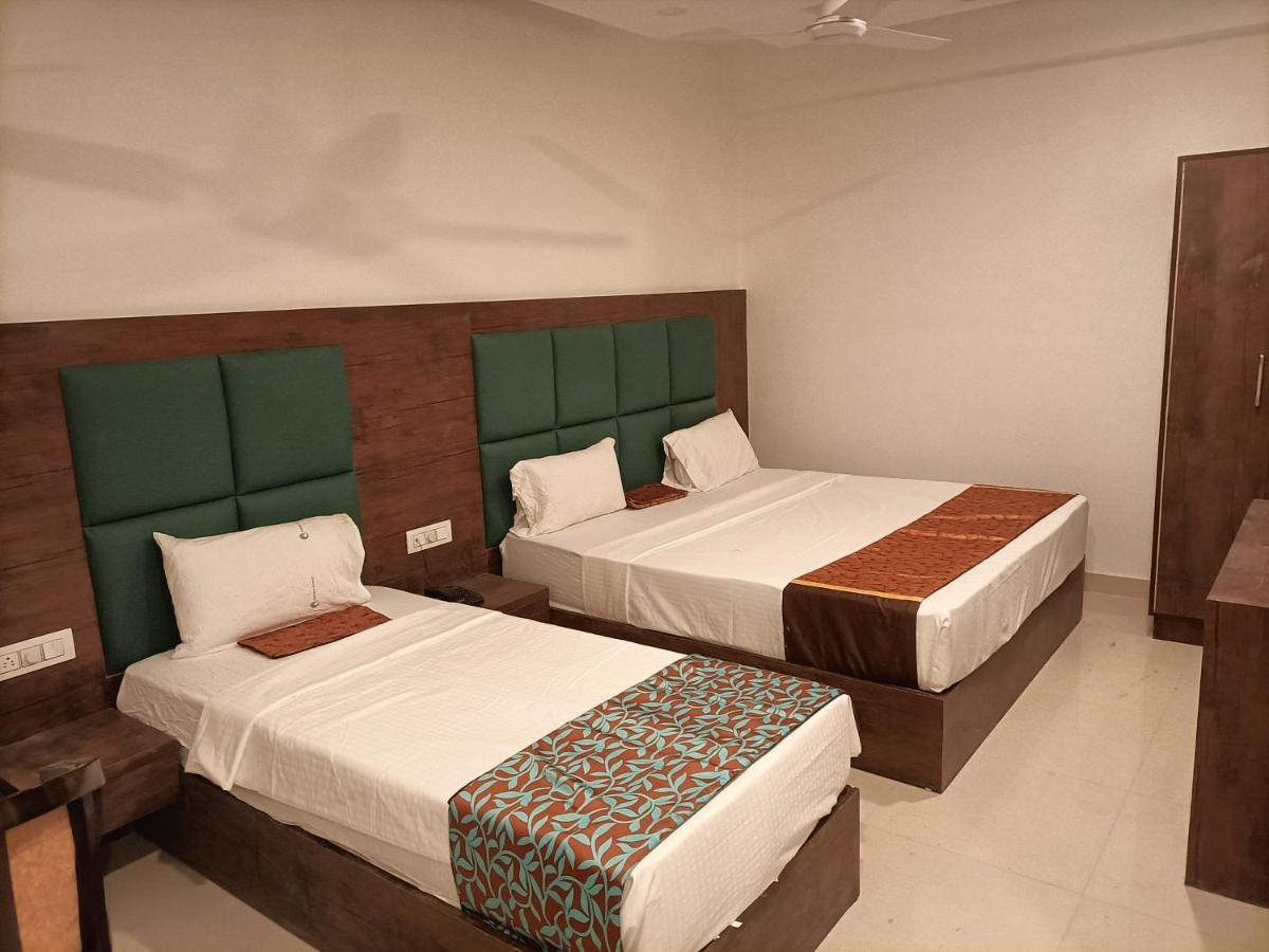 Hotel Tark Inn Near Igi Airport นิวเดลี ภายนอก รูปภาพ