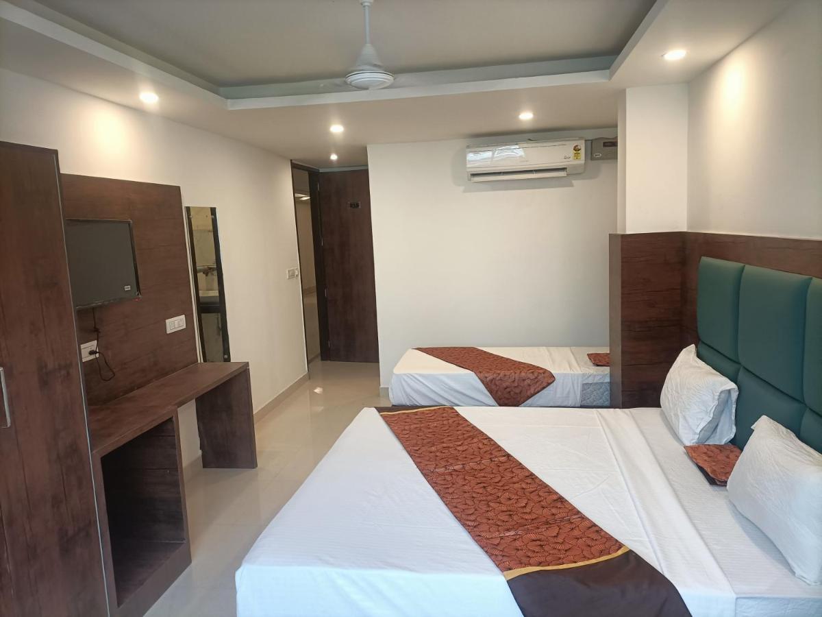 Hotel Tark Inn Near Igi Airport นิวเดลี ภายนอก รูปภาพ