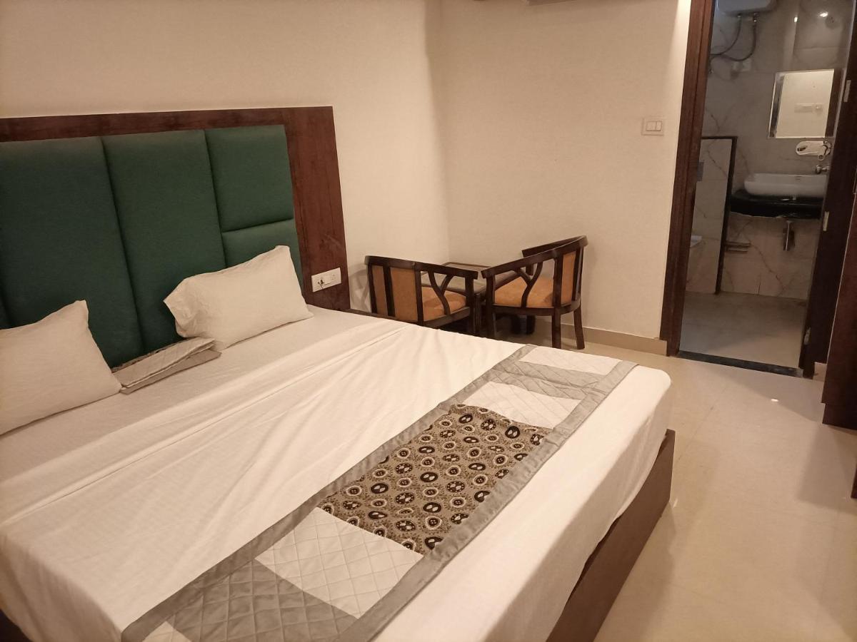 Hotel Tark Inn Near Igi Airport นิวเดลี ภายนอก รูปภาพ