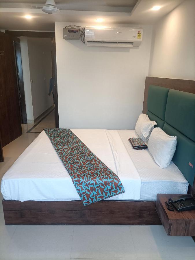 Hotel Tark Inn Near Igi Airport นิวเดลี ภายนอก รูปภาพ