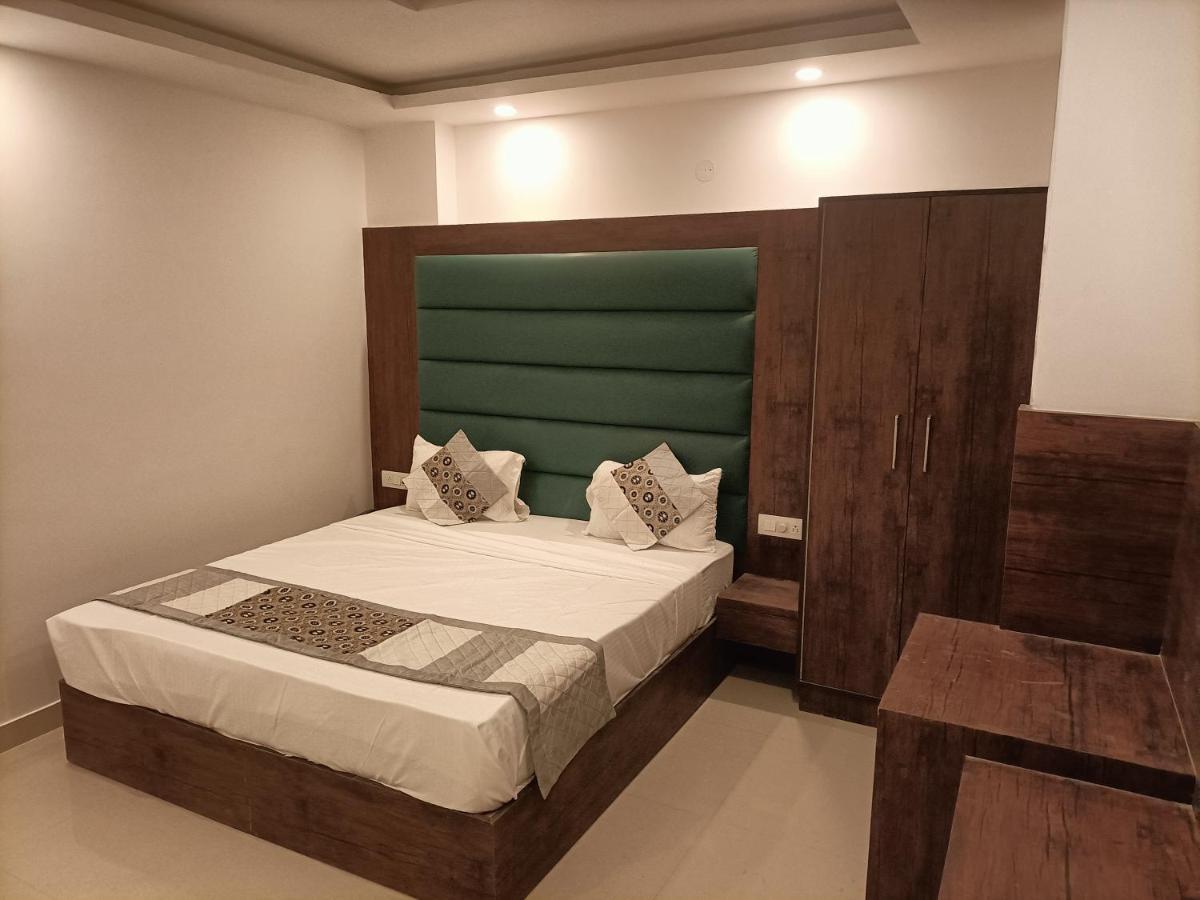 Hotel Tark Inn Near Igi Airport นิวเดลี ภายนอก รูปภาพ