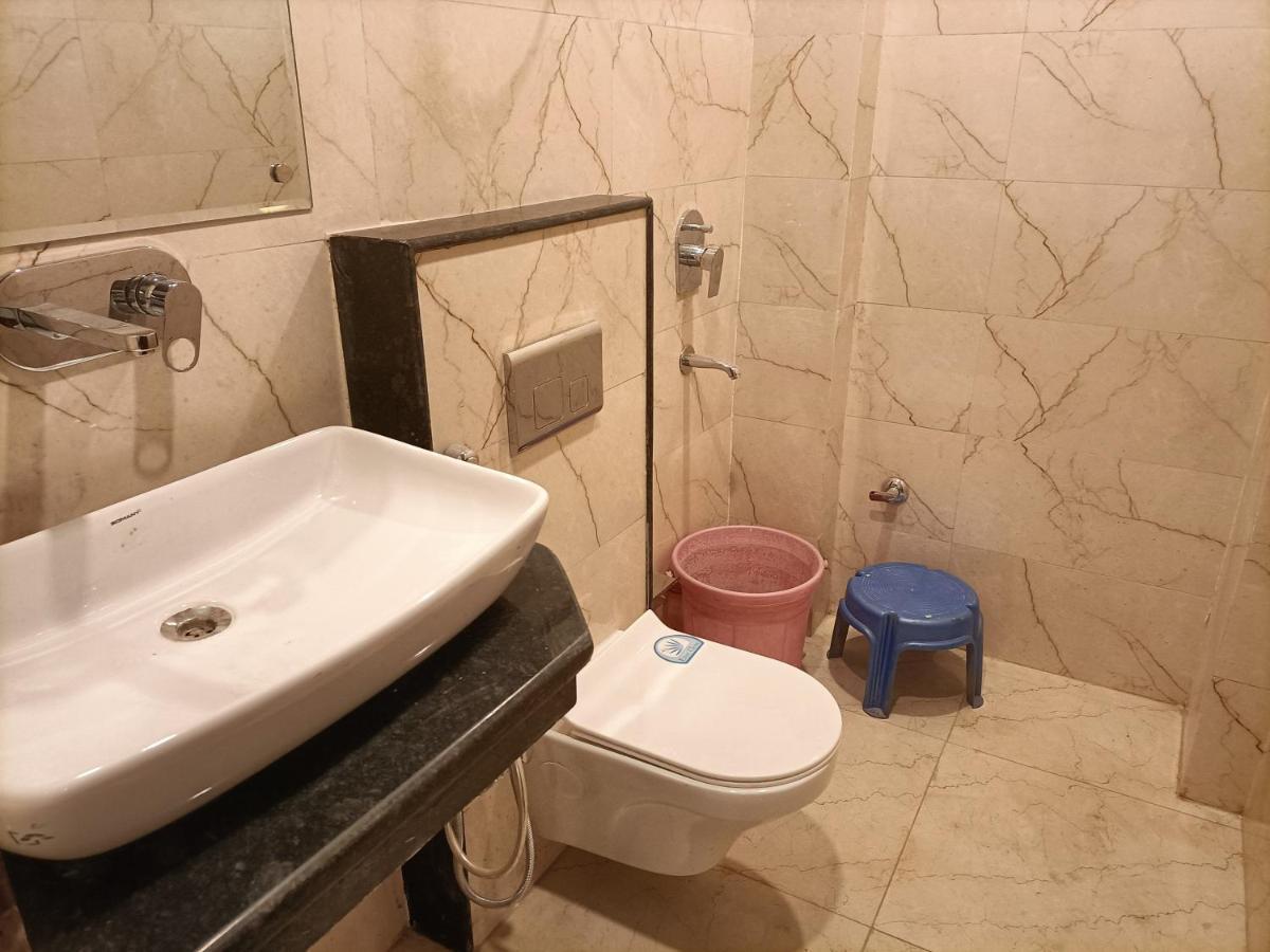 Hotel Tark Inn Near Igi Airport นิวเดลี ภายนอก รูปภาพ