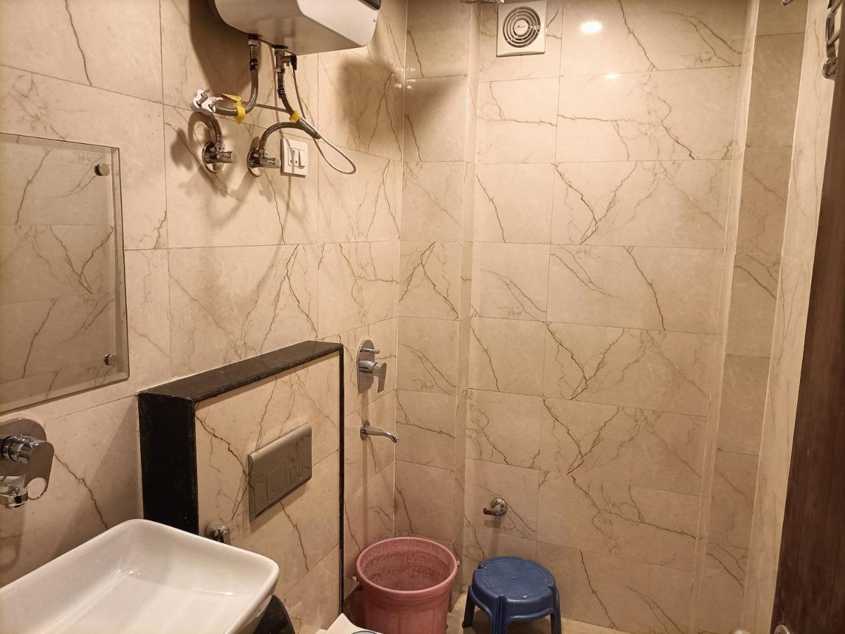 Hotel Tark Inn Near Igi Airport นิวเดลี ภายนอก รูปภาพ