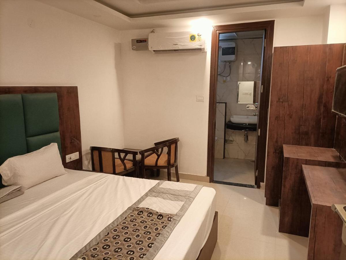 Hotel Tark Inn Near Igi Airport นิวเดลี ภายนอก รูปภาพ