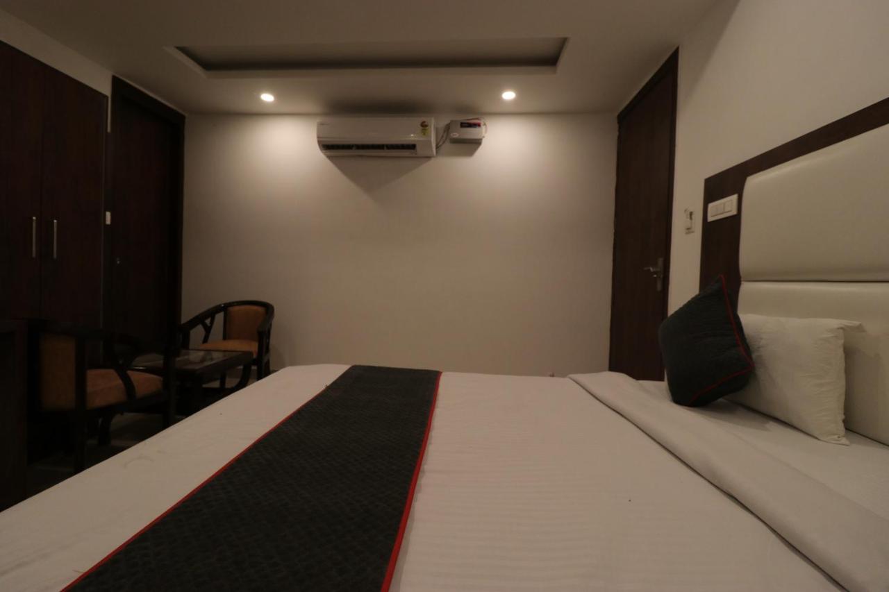 Hotel Tark Inn Near Igi Airport นิวเดลี ภายนอก รูปภาพ