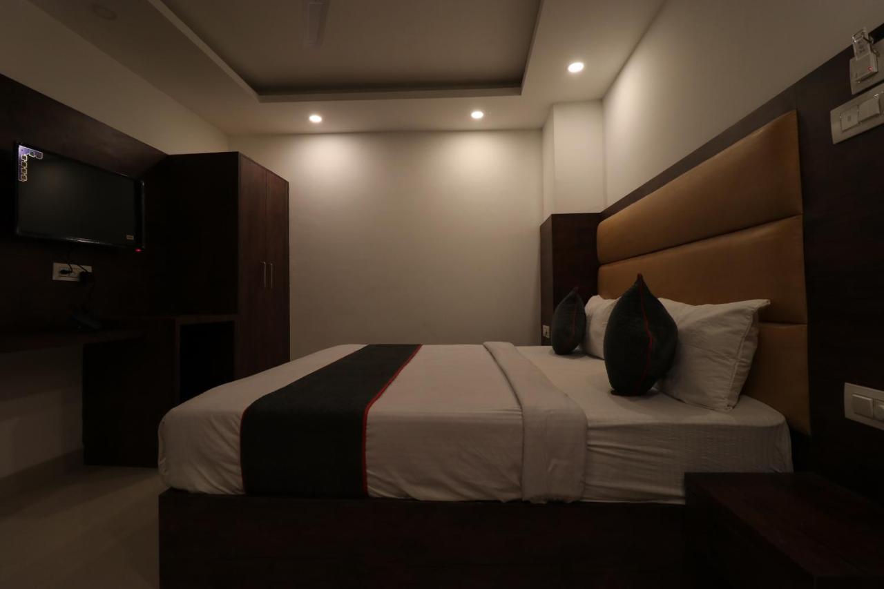 Hotel Tark Inn Near Igi Airport นิวเดลี ภายนอก รูปภาพ